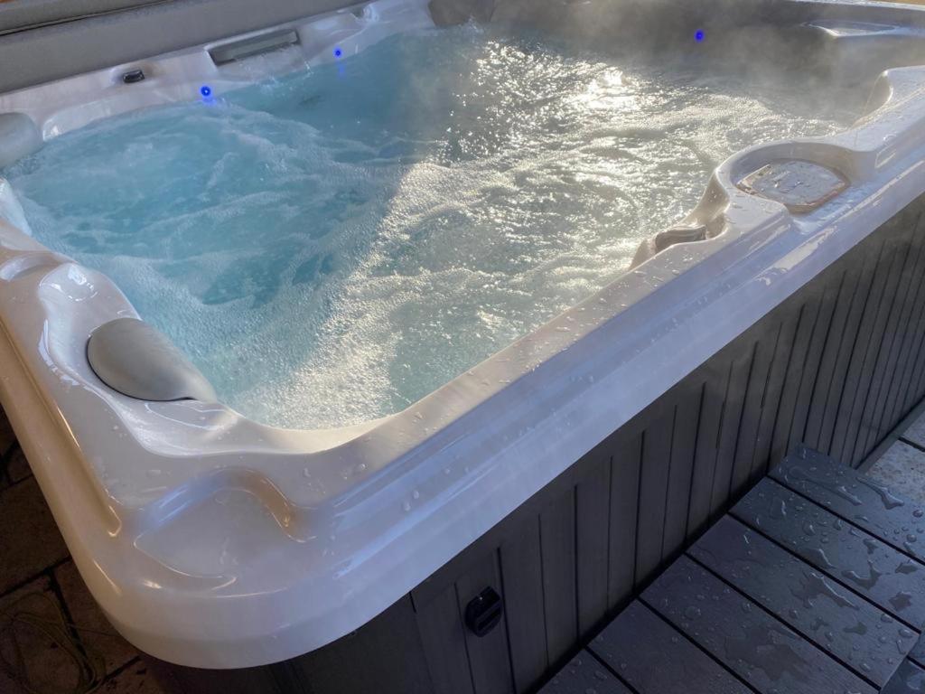 Alpenblick Nahe Muenchen Mit Outdoor Whirlpool - 21 Min Von Muenchen Mit Zug Assling Exteriör bild